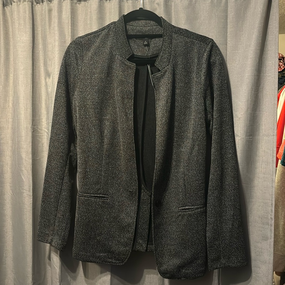 NWT. Women’s tweed blazer. Banana Republic size small.